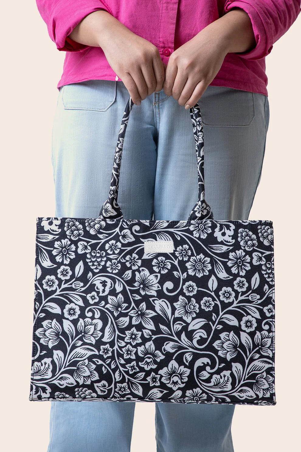 JESSI STREET - CANVAS TOTE - 40