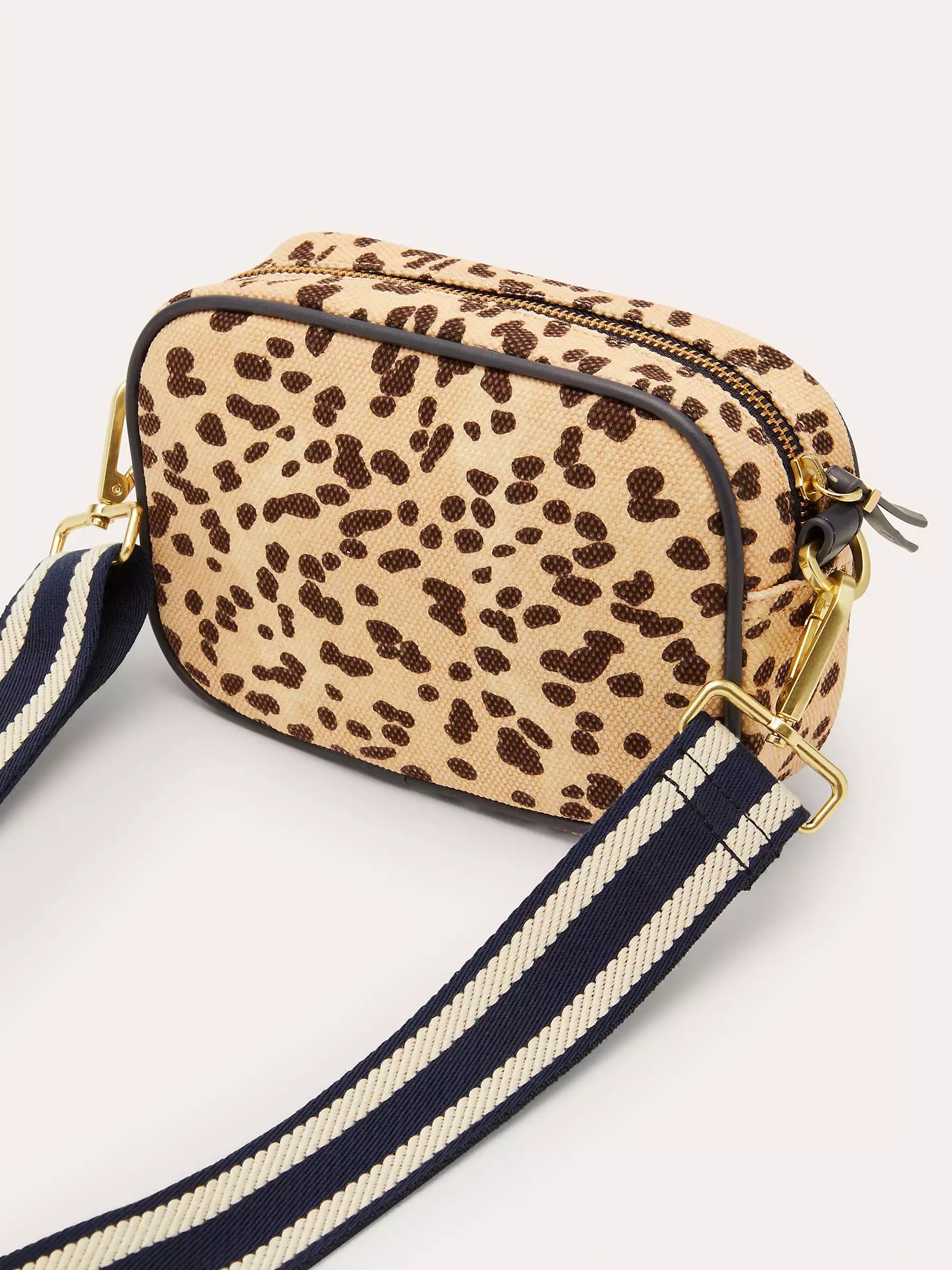JESSI STREET- LEOPARD CANVAS CROSSBODY - 01