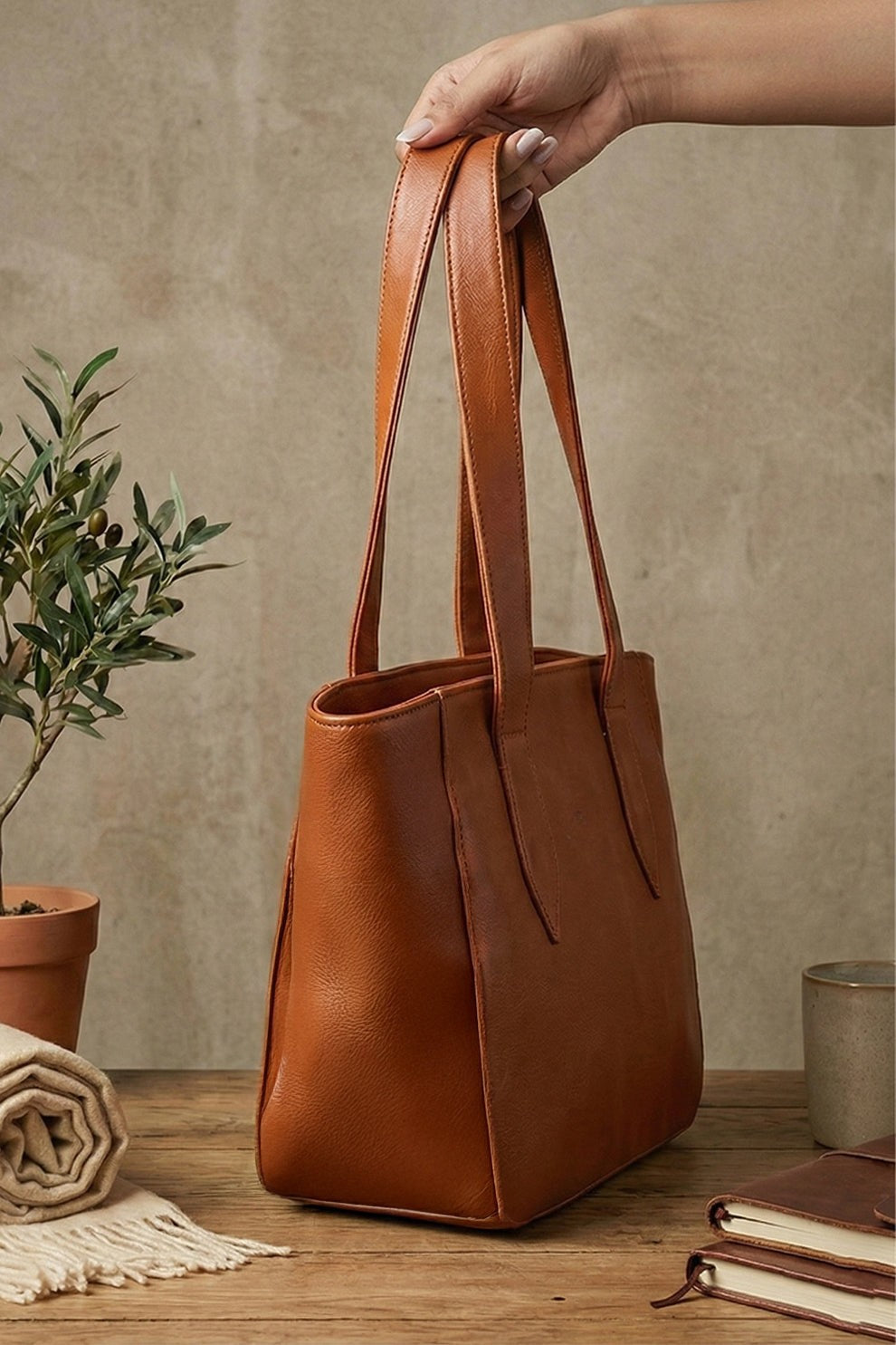 JESSI STREET - MINIMALIST SHOULDER - 010 - Brown