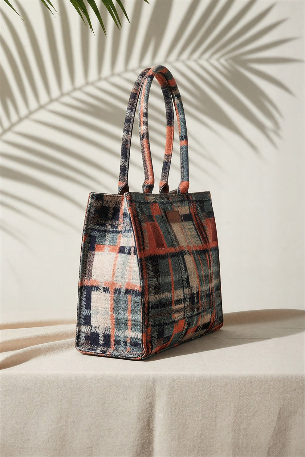 JESSI STREET - CANVAS TOTE - 44