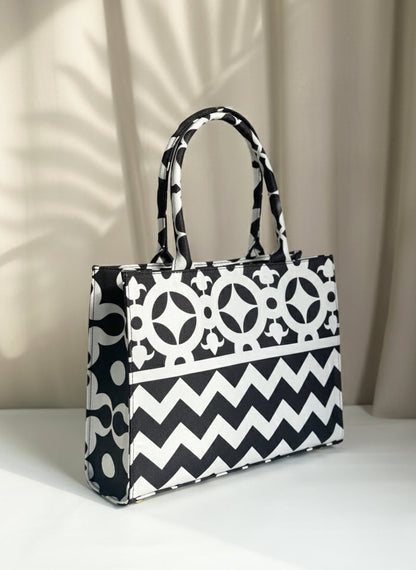 JESSI STREET - CANVAS TOTE - 47