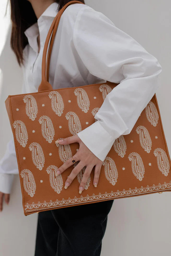 JESSI STREET - EMBRIODERY TOTE - 01