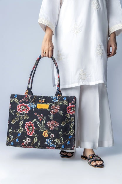 JESSI STREET - CANVAS TOTE - 37