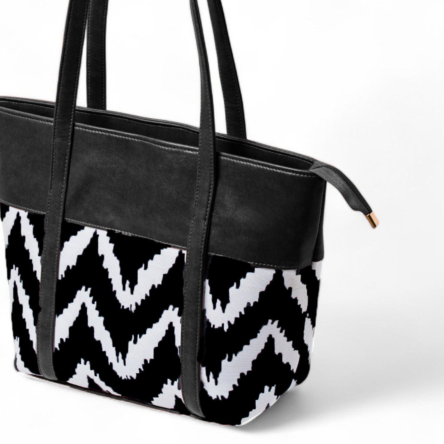 JESSI STREET - ZIGZAG TOTE - 01 - Black